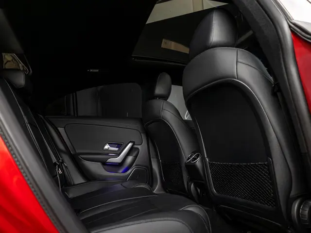 Mercedes-Benz CLA Coupé 180 Luxury Line 2023 Benzine 15