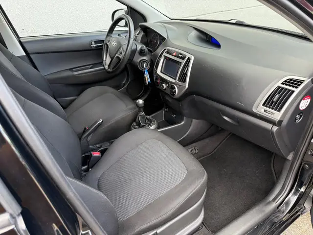 Hyundai i20 1.2i i-86PK Airco|Navigatie|Led!!! 2014 Benzine 11