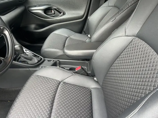 Toyota Yaris 1.5 Hybrid Executive 2021 Hybride Benzine 7