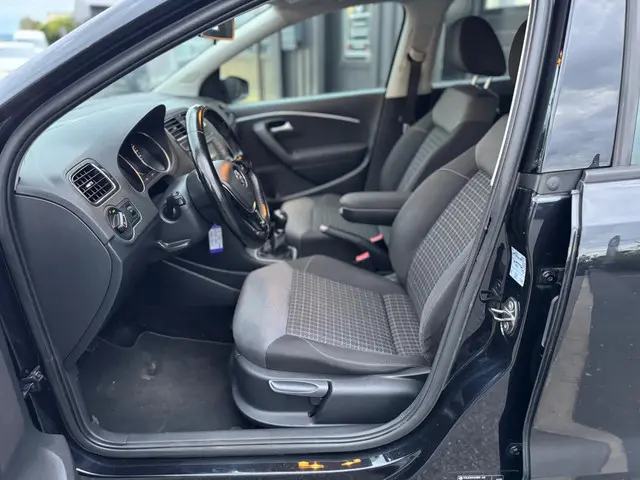 Volkswagen Polo 1.2 TSI Highline 2016 Benzine 33