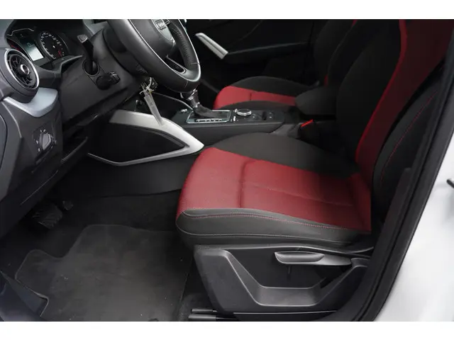 Audi Q2 35 TFSI epic 2020 Benzine 42