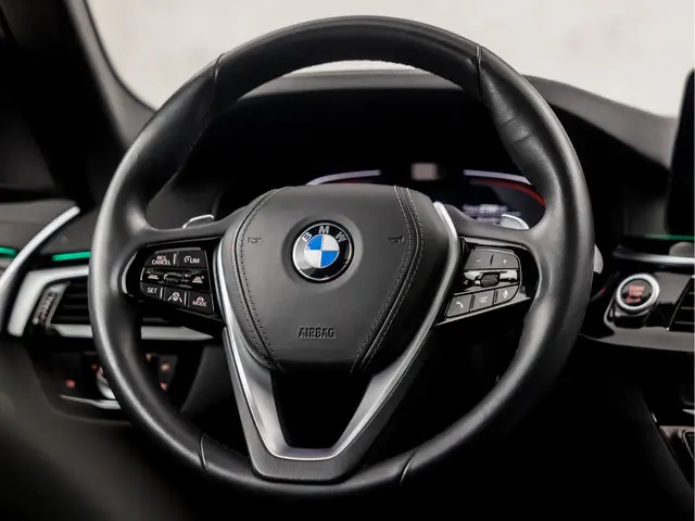 BMW 5 Serie Touring 530i xDrive M Sport 2023 Benzine 21