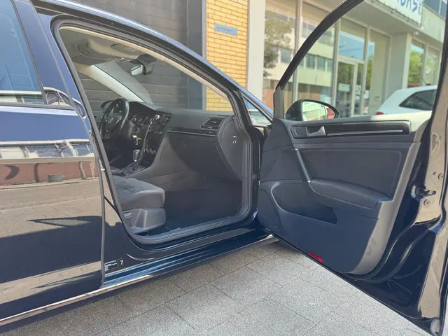 Volkswagen Golf 1.5 TSI Highline Business R 2018 Benzine 14