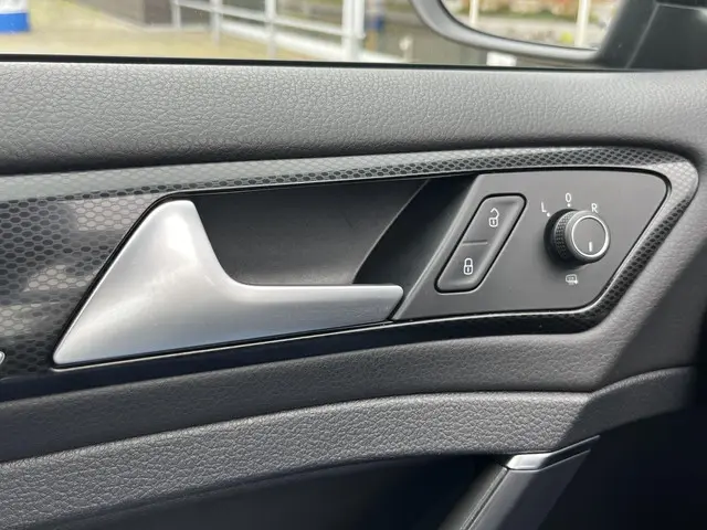 Volkswagen Golf 1.2 TSI Business Edition 2015 Benzine 38