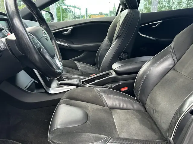 Volvo V40 1.5 T3 Polar+ Sport 2020 Benzine 28