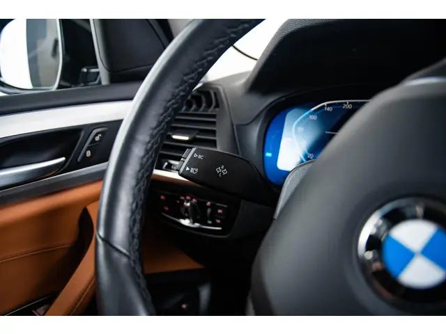 BMW X3 xDrive30e High Executive 2021 Hybride Benzine 50