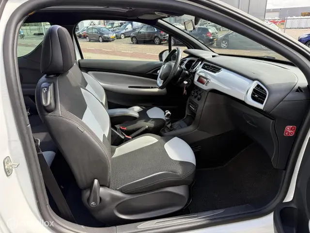 Citroën DS3 Cabrio 1.2 VTi So Chic 2013 Benzine 12