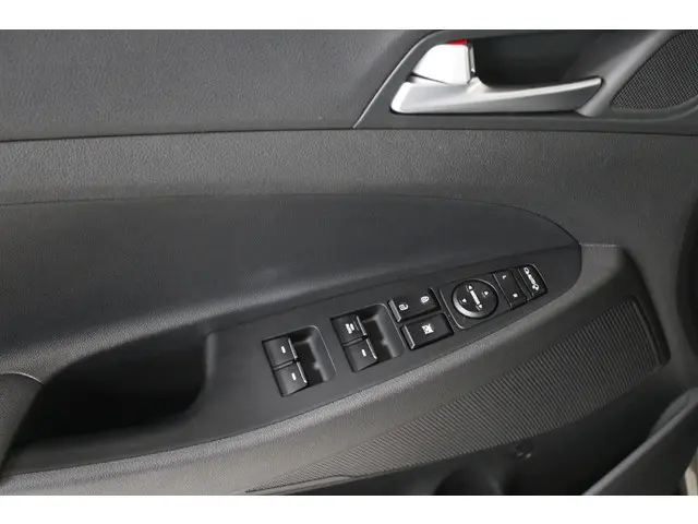 Hyundai Tucson 1.6 GDi Premium. 2016 Benzine 16