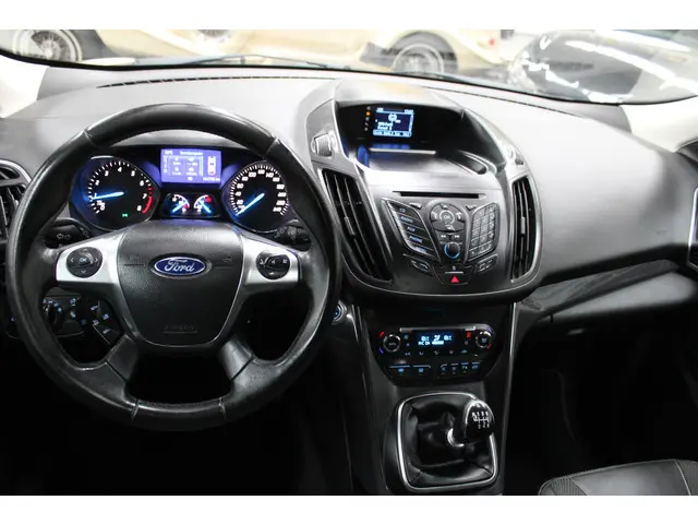 Ford Kuga 1.6 Titanium 2013 Benzine 13