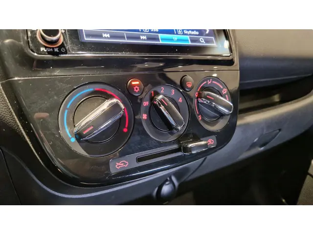 Mitsubishi Space Star 1.2 Connect+ 2024 Benzine 12