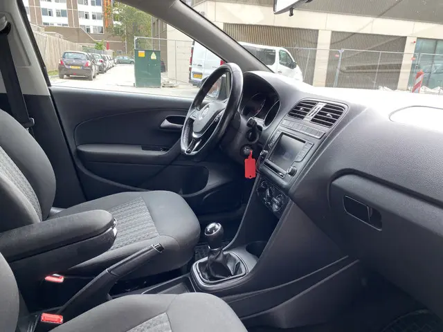 Volkswagen Polo 1.0 Comfortline Edition 2016 Benzine 6