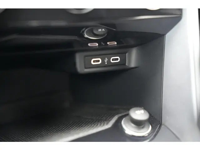 Volkswagen T-Roc 1.0 TSI Life 2023 Benzine 29