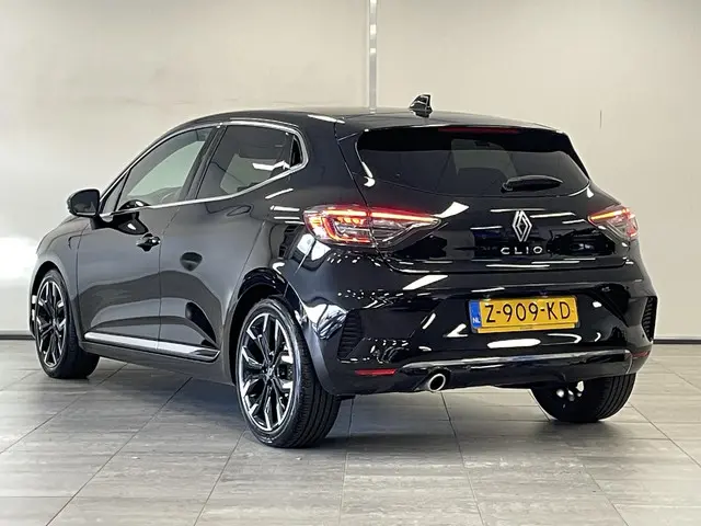 Renault Clio 1.0 TCe 90 GPF techno 2024 Benzine 6