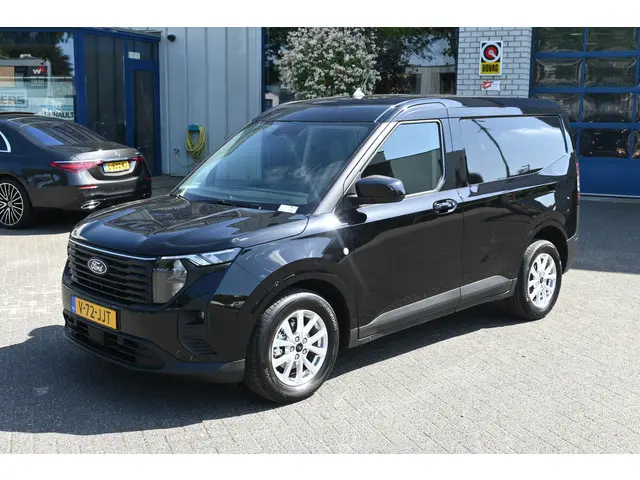 Ford Transit Courier 1.0i EcoBoost Limited 2024 Benzine