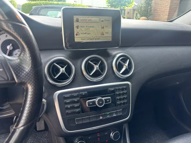 Mercedes-Benz A-Klasse 180 Prestige 2013 Benzine 10