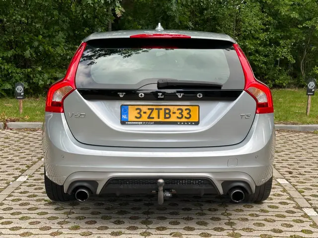 Volvo V60 1.6 T3 R-Design Trekhaak 2015 Benzine 6