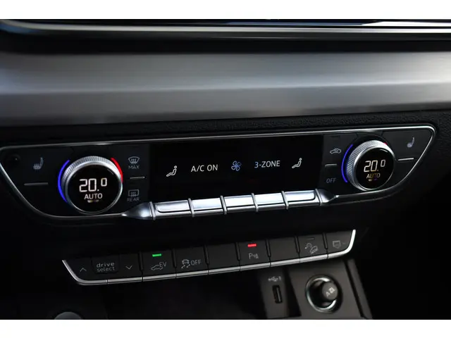 Audi Q5 50 TFSI e S-Edition 2023 Hybride Benzine 63