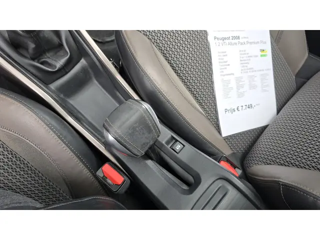 Peugeot 2008 1.2 VTi Allure Pack Premium Plus 2014 Benzine 33