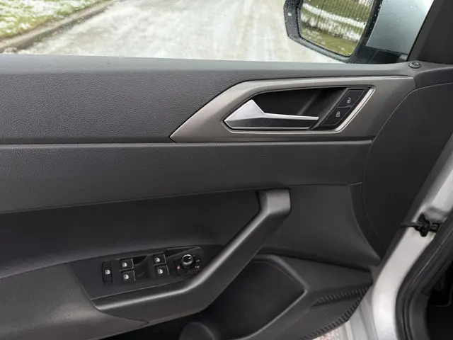 Volkswagen Polo 1.0 TSI Comfortline 2018 Benzine 8