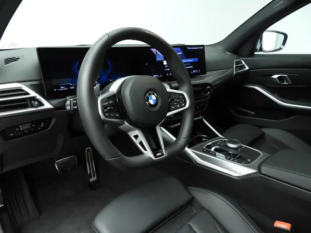 BMW 3 Serie Sedan 318i 2025 Benzine 6