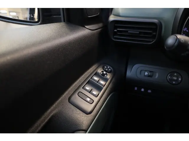 Citroën Berlingo PT 110 Shine XTR 2019 Benzine 33