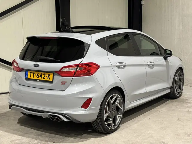 Ford Fiesta 1.5 EcoBoost ST-3 2018 Benzine 31