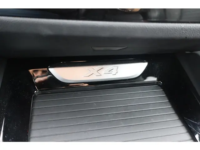 BMW X4 xDrive20i Business Edition Plus 2022 Benzine 33