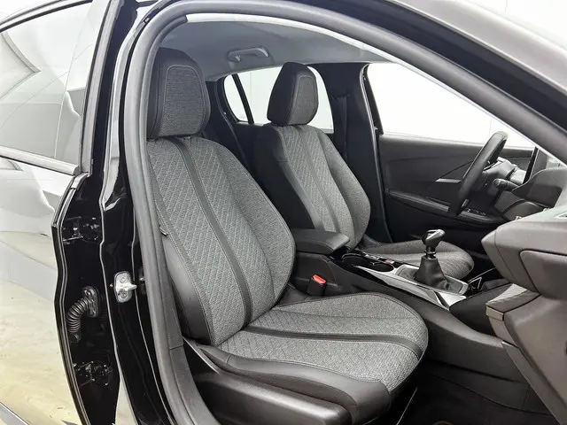 Peugeot 208 1.2 PureTech 100 Allure 2024 Benzine 34