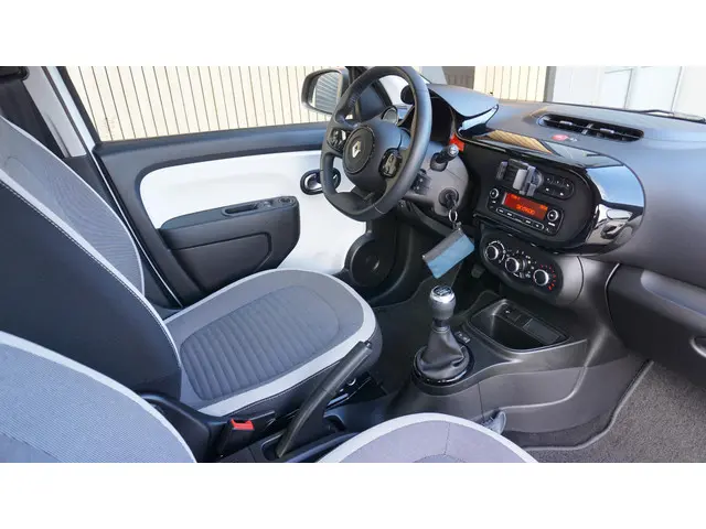 Renault Twingo 1.0 SCe 73pk 5Drs Collection 2020 Benzine 22