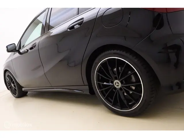 Mercedes-Benz A-Klasse 160 AMG-LINE 2017 Benzine 15