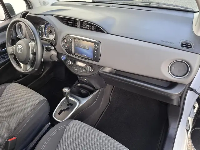 Toyota Yaris 1.5 Hybrid 2017 Hybride Benzine 30