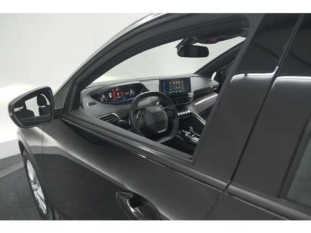 Peugeot 5008 PureTech 130 EAT8 Active Pack 2023 Benzine 2
