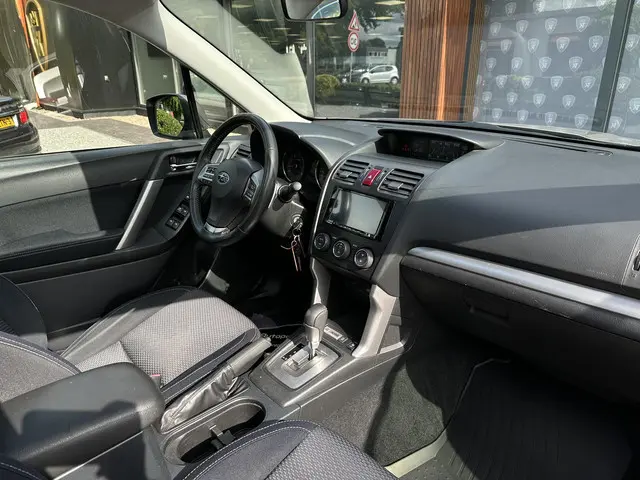 Subaru Forester 2.0 Luxury Plus 2014 Benzine 24