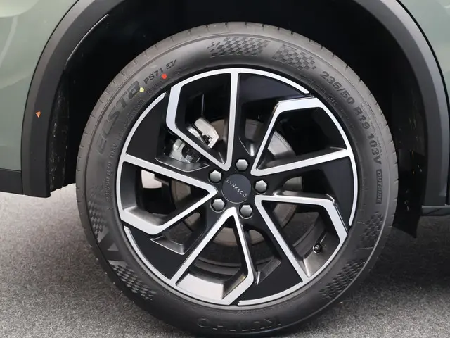 Lynk & Co 01 1.5 Core 2025 Hybride Benzine 25