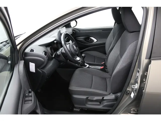 Toyota Yaris 1.5 VVT-i Dynamic 2021 Benzine 17