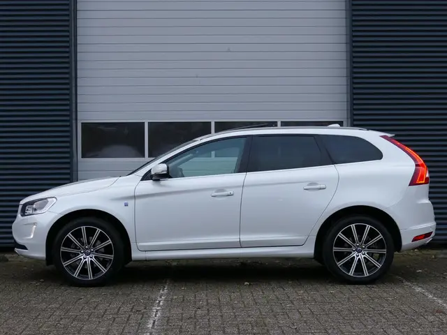 Volvo XC60 2.0 T5 FWD Ocean Race 2015 Benzine 16