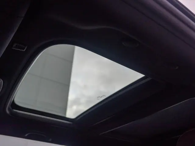 MINI 3-Deurs Cooper Aut. 60 Years Edition 2019 Benzine 38