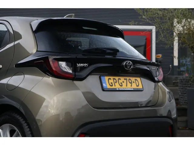 Toyota Yaris 1.5 Hybrid 115 Active 2024 Hybride Benzine 7