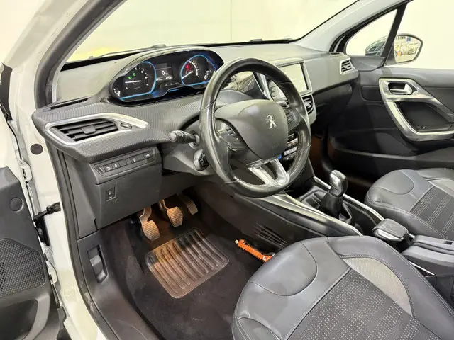 Peugeot 2008 1.2 PureTech 82 Allure Clima 2014 Benzine 40