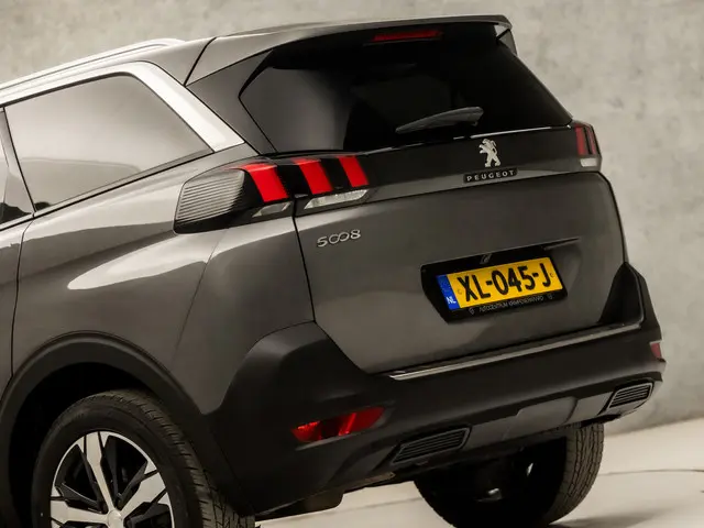 Peugeot 5008 1.2 PureTech Allure 2018 Benzine 21