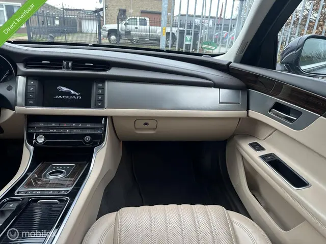 Jaguar XF 2.0d Portfolio 2016 Diesel 17