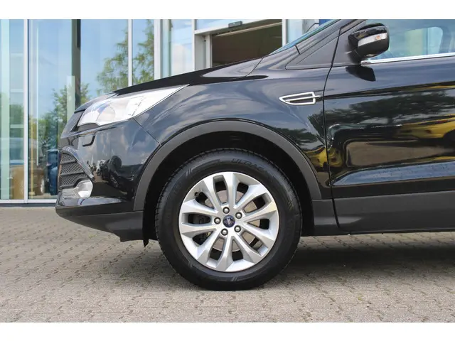 Ford Kuga 1.5 Trend Edition 2015 Benzine 33