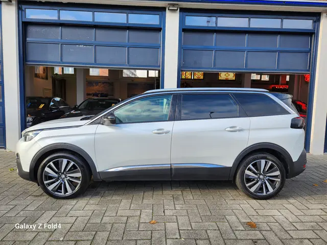Peugeot 5008 3