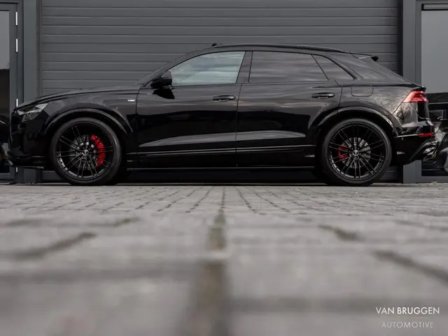 Audi Q8 55 TFSI e quattro S-Line 2022 Hybride Benzine 9