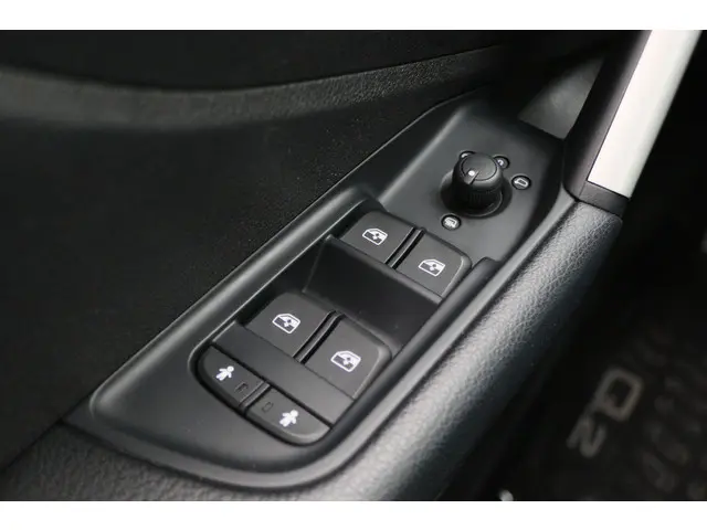 Audi Q2 30 TFSI S Edition 2020 Benzine 31