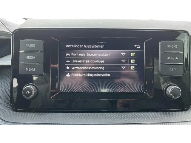 Škoda Fabia 1.0 MPI Ambition 2023 Benzine 23