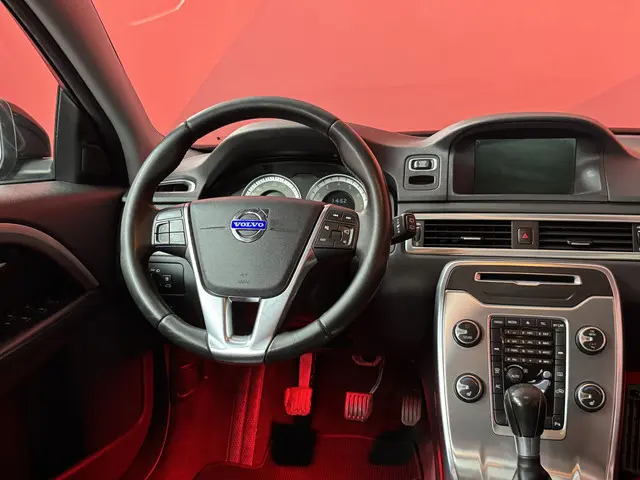 Volvo V70 1.6 T4 Summum 2013 Benzine 4