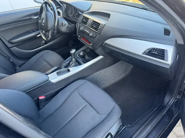 BMW 1 Serie 114i Business+ 2013 Benzine 11