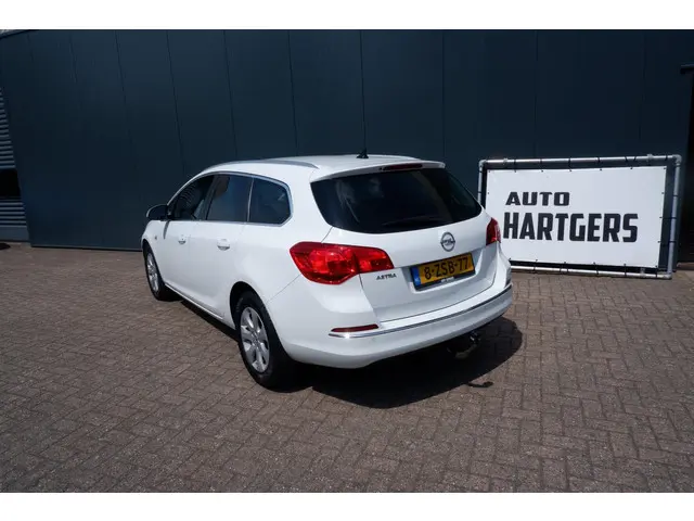 Opel Astra Sports Tourer 1.4 Blitz 2015 Benzine 19