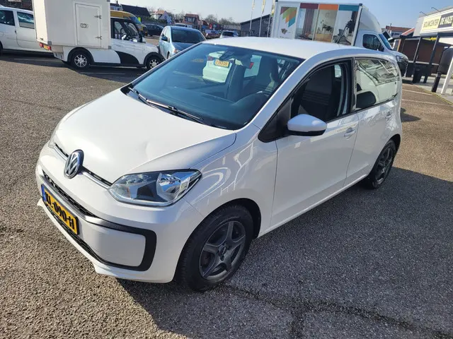 Volkswagen up! 3